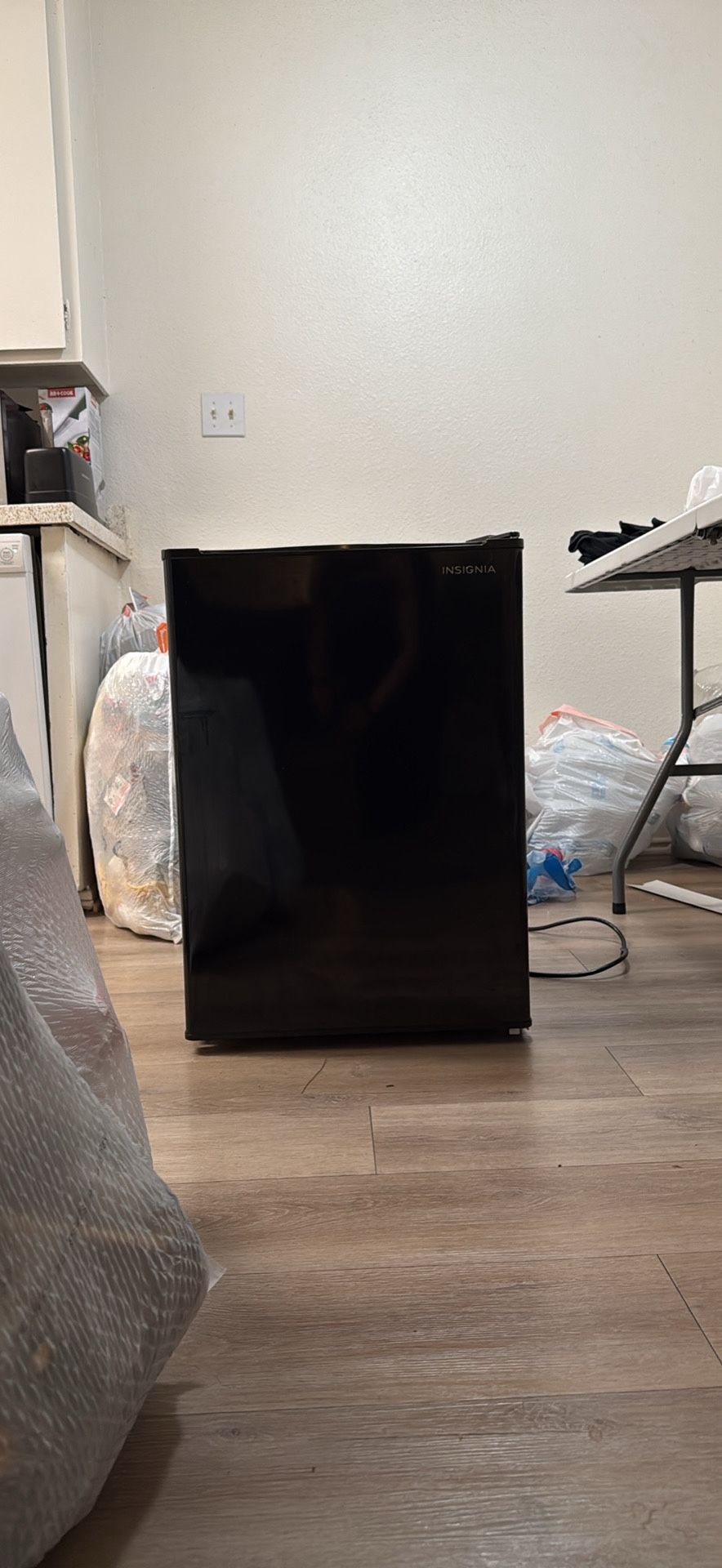 INSIGNIA mini fridge