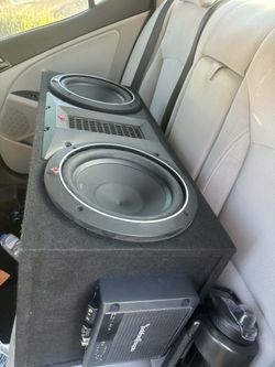 Rockford fosgate 2 10s 2ohm w/ 500 watt amp