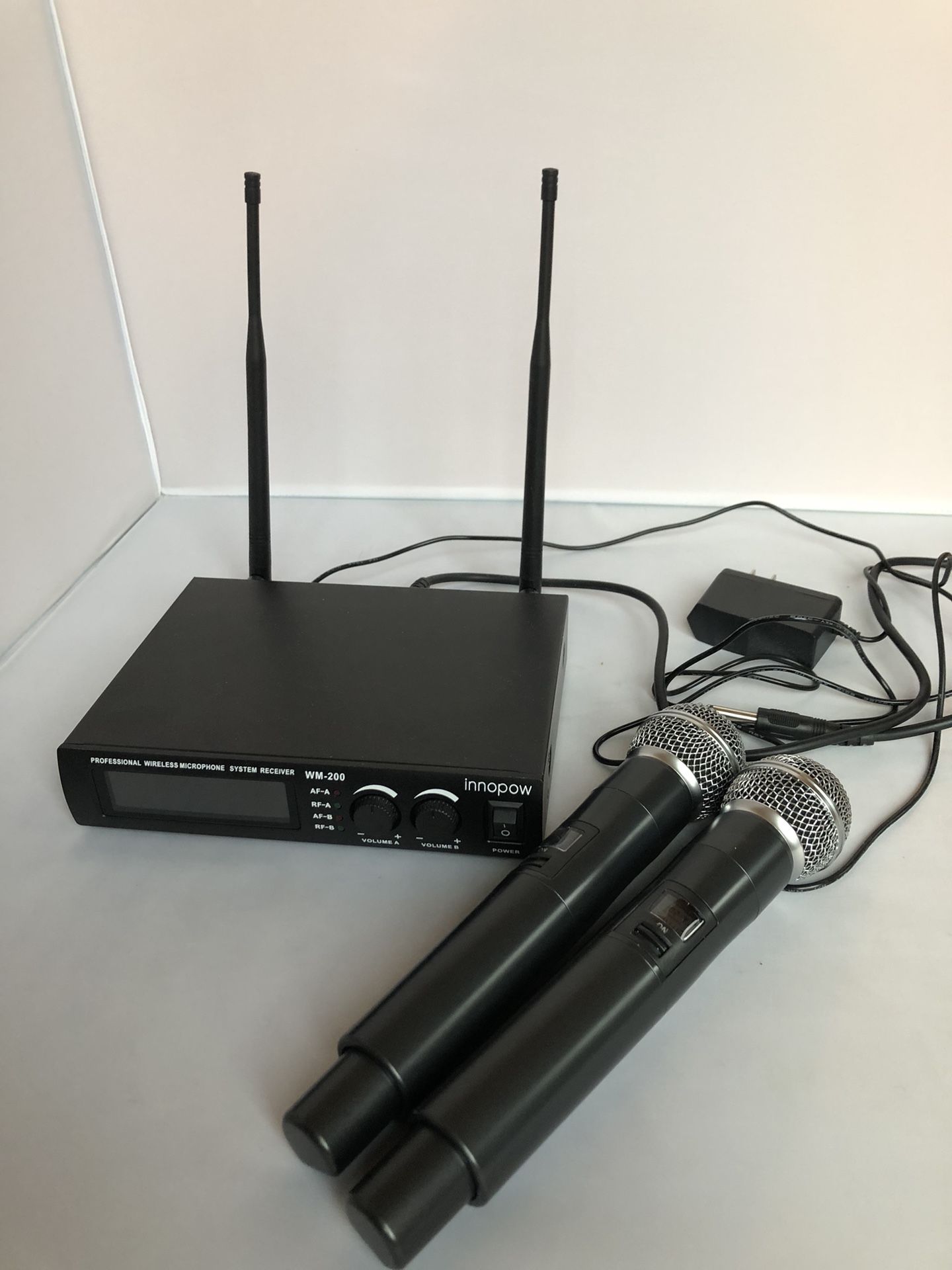 Innopow W-200 Wireless Microphone System Dual UHF Metal Cordless Mic Set
