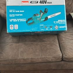 XGT 18 in. 40V max Brushless Electric Battery Chainsaw Kit (5.0Ah)