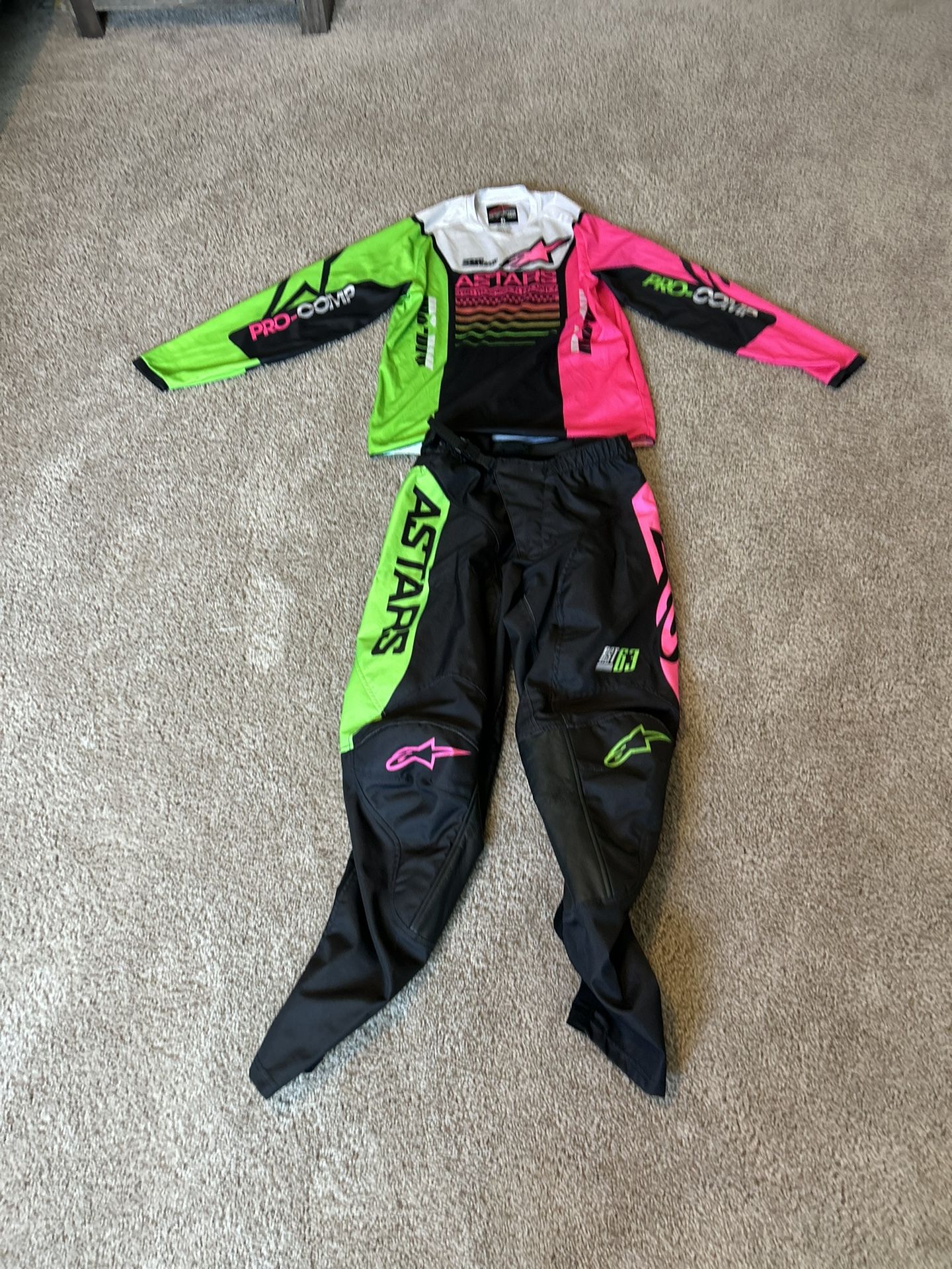 Barely Used Alpines Star Riding Gear