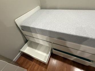 Kids White Twin Bed With 4 Drawers & New Foam Mattress 