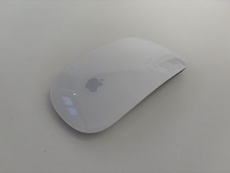 Apple Magic Mouse 1st Gen (A1296) Bluetooth - AA Battery Model