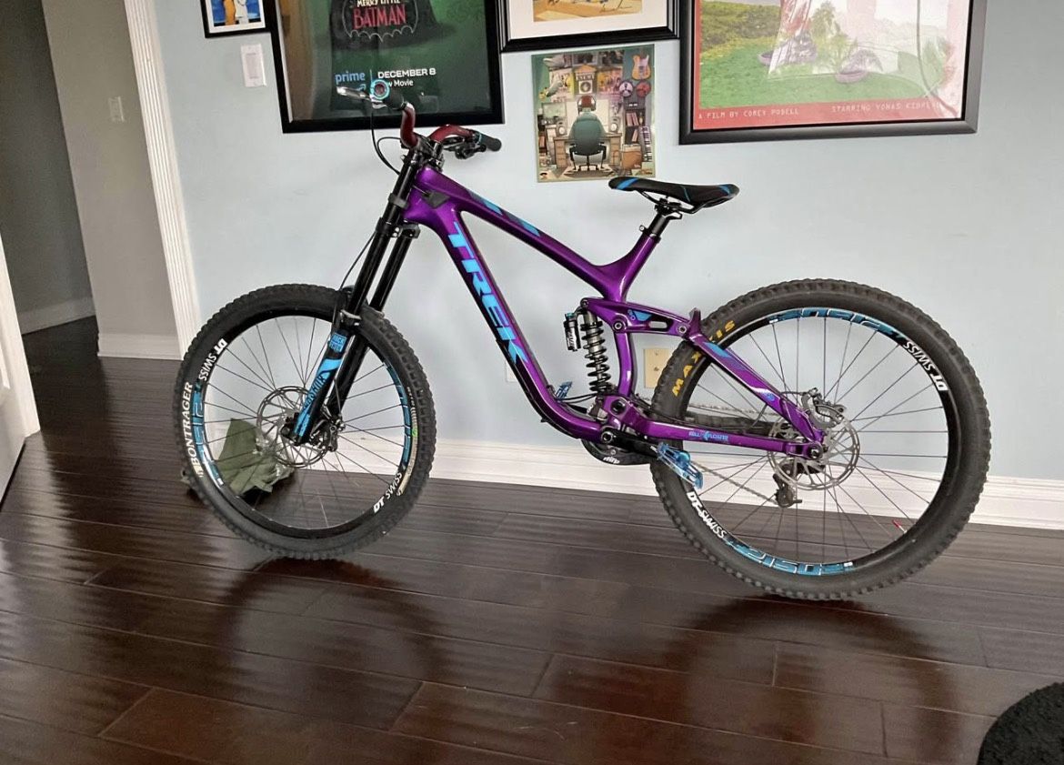 Trek Session 9.8 Park DH Mountain Bike for Sale in Montebello, CA - OfferUp