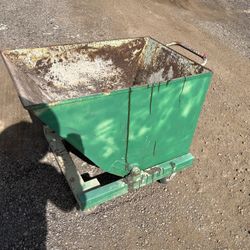 1/4 Yard Dump Hopper On Casters