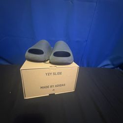 Yezzy Slides