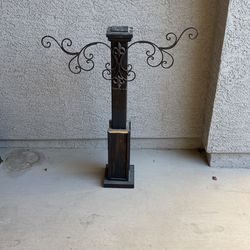Iron And Wood Decoration