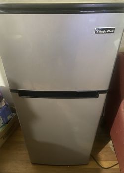Magic Chef Mini Fridge