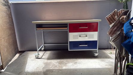 Locker Desk