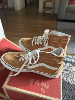 Women’s vans 6.5!! Rarely worn