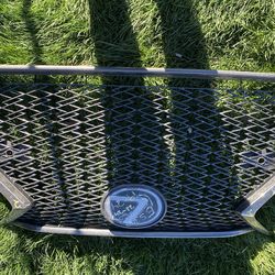 2016 2017 2018 2019 LEXUS RX350 UPPER GRILLE F SPORT 53111-0E190 OEM