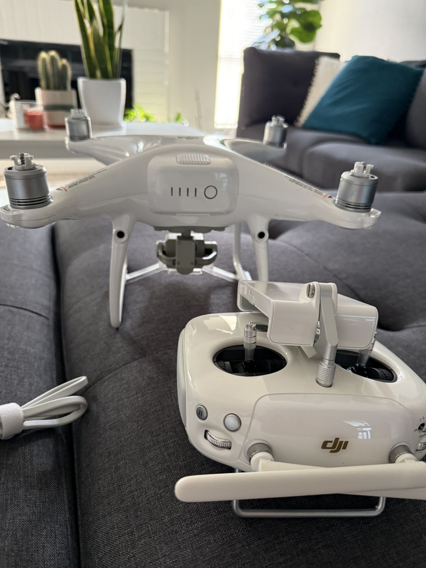 PHANTOM 4 PRO V2.0 (brand New)