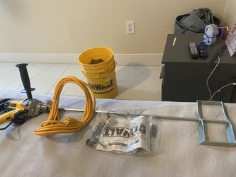 DeWalt. DW130v