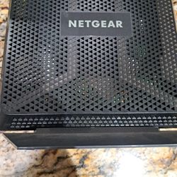 Netgear Ac1900 WIFI MODEM ROUTER 