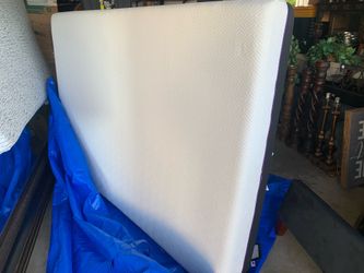 LIKE NEW FULL SIZE MATTRESS & 14” Zinus Platform Bed Frame