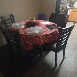 Kitchen Table 4 Chairs