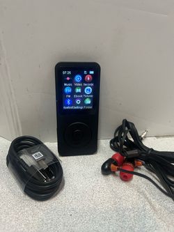 ROCKSTAR 32GB Digital MP3 player with Bluetooth-Black