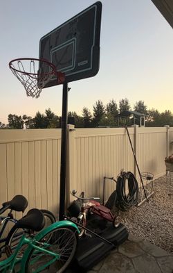 Basketball hoop 44”