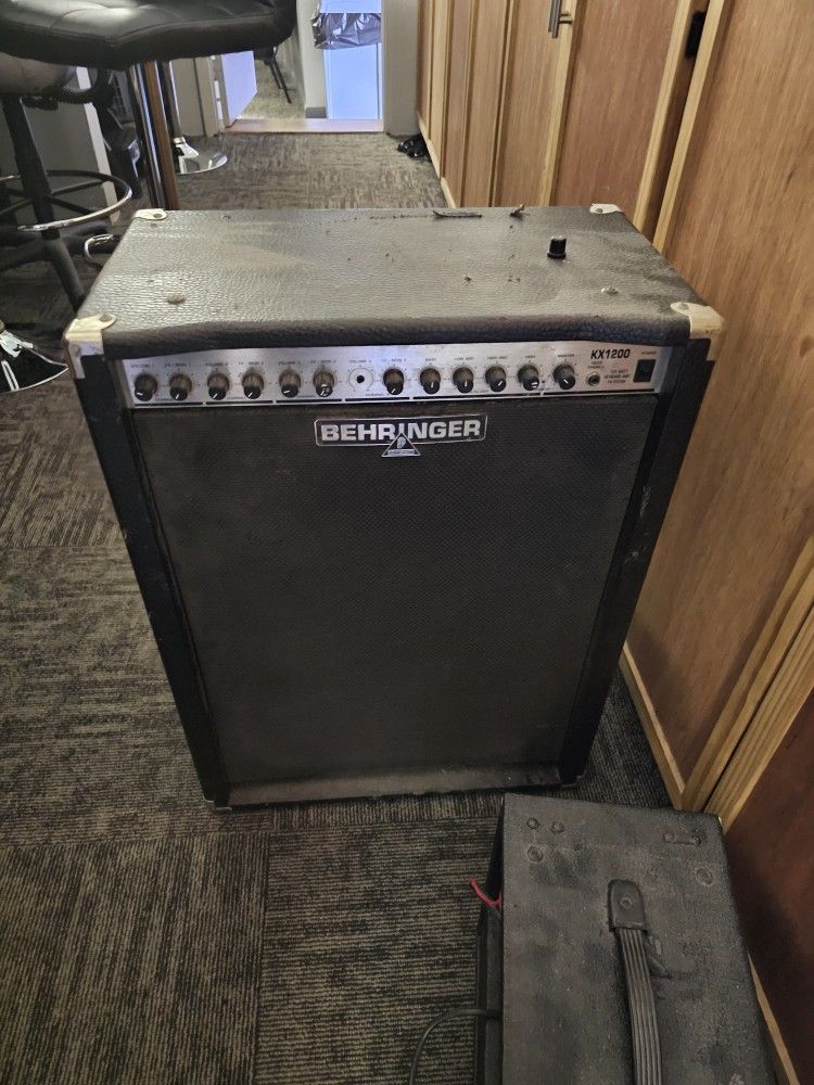 Behringer KX1200