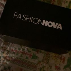 Fashion Nova Heels ( BLACK )