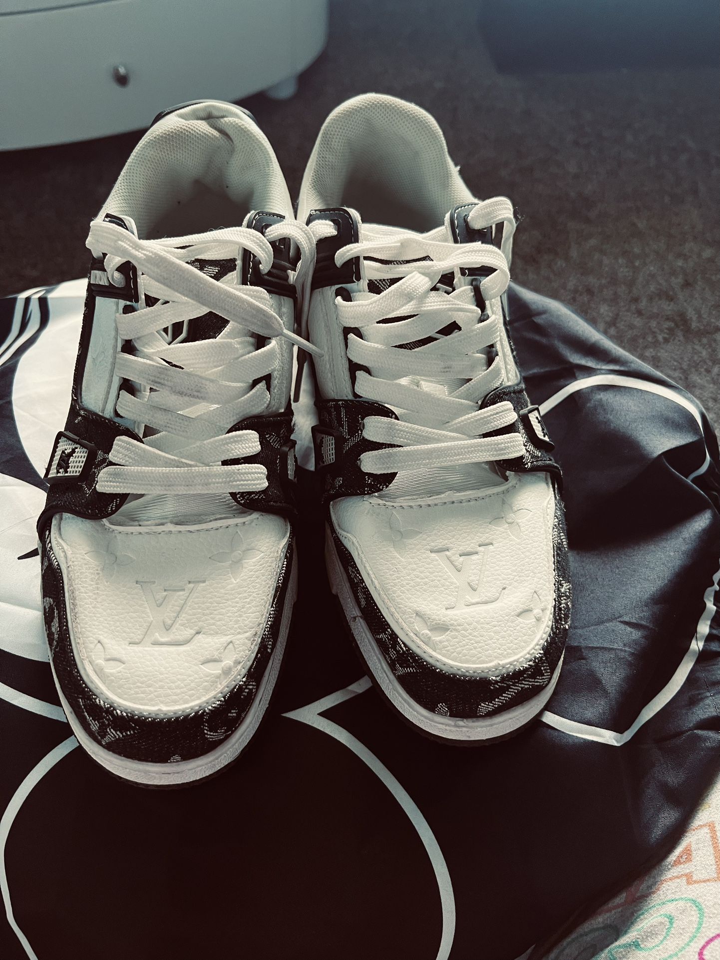 LOUIS VUITTON LV  White Black Panda