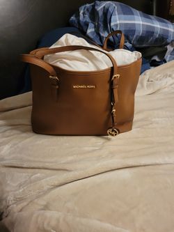 MK PURSE USED ONCE IN PERFECT CONDITION 