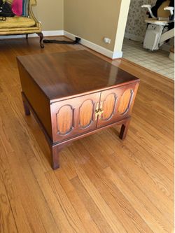 Morganton Furniture, Chippendale style, mid-century commode, nightstand Morganton Furniture, Chippendale style, mid-century commode style nightstand