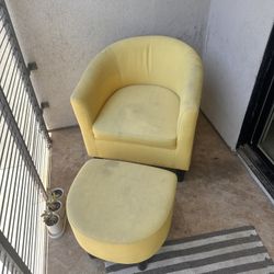 Accent Chair With Ottoman & rug