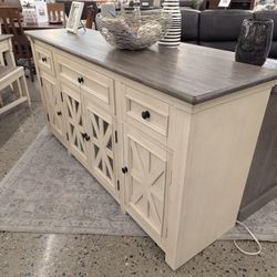 Gorgeous 73" TV Stand