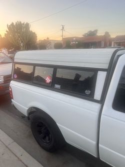 Camper para ford ranger  buenas condiciones es de aluminio