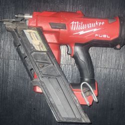 Milwaukee M18 Fuel Brushless Framing Nailer