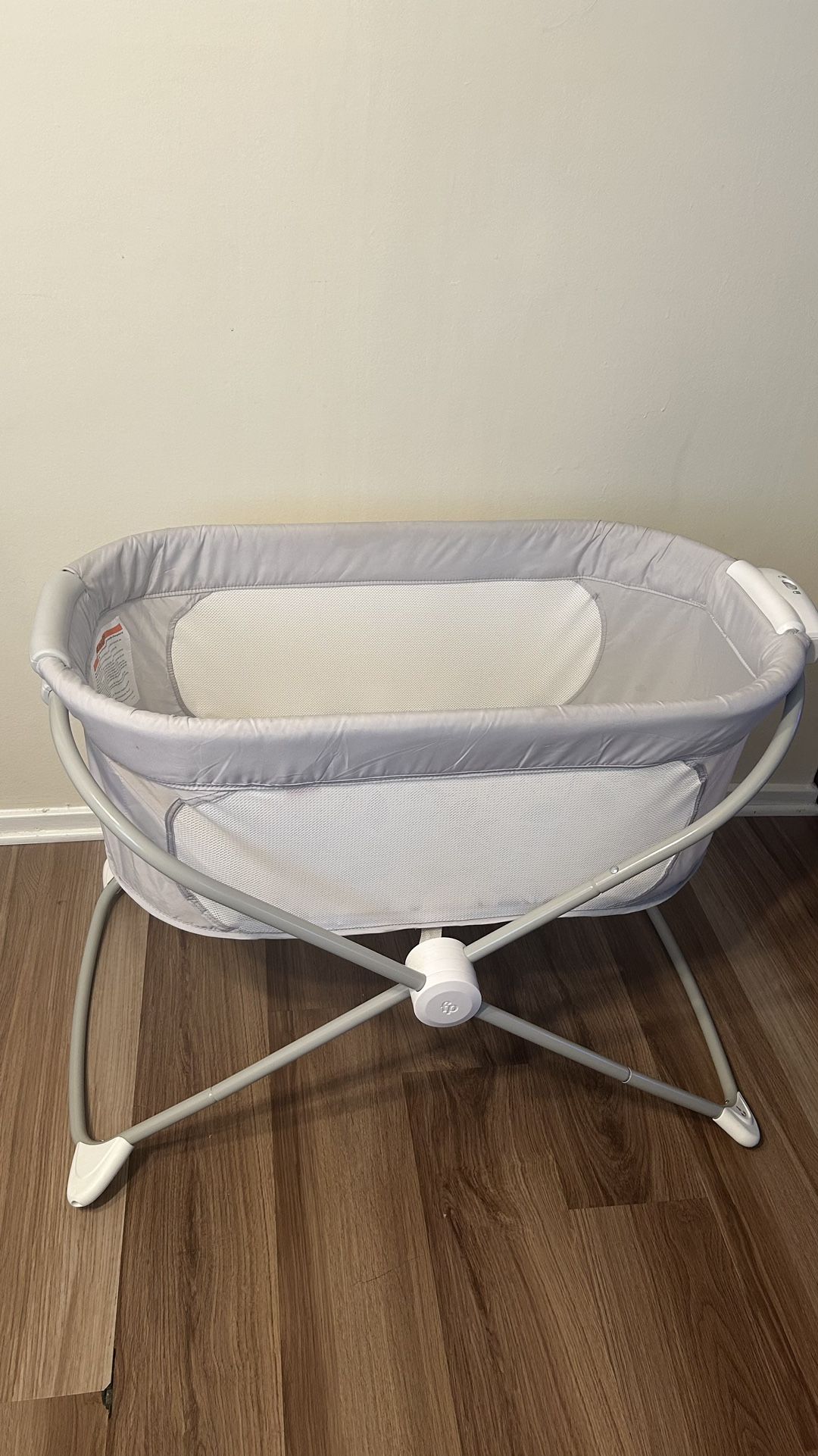 Baby Bassinet/ Rocker 
