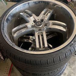 3 Car Tire And Wheel 295/25zR22  79w Good