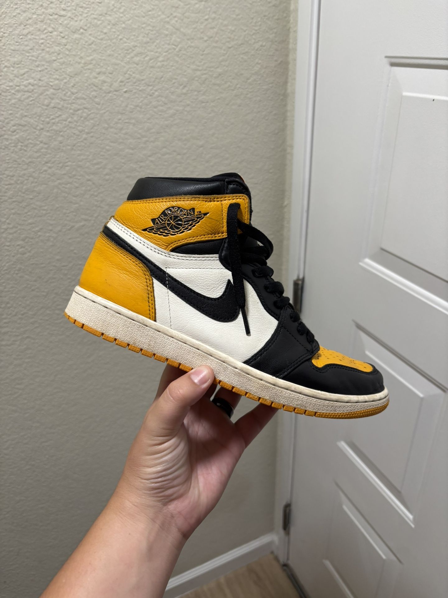 Jordan Retro 1 High Taxi
