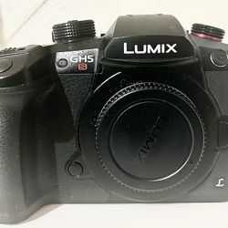 Panasonic GH5S with 3 lenses (read the listing)