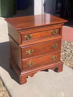 2 Vintage Lexington three drawer nightstands