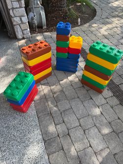 Lakeshore plastic oversized building blocks