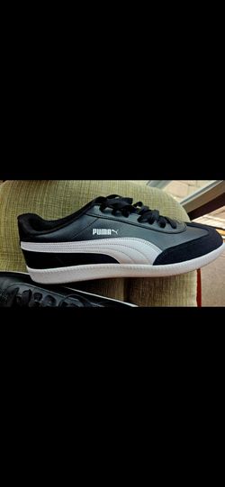 PUMA Suede Black White Low Top Lace-Up Sneaker Suede Upper Men Athletic, firm.