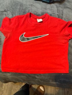 Nike Swoosh Logo T-Shirt Red L