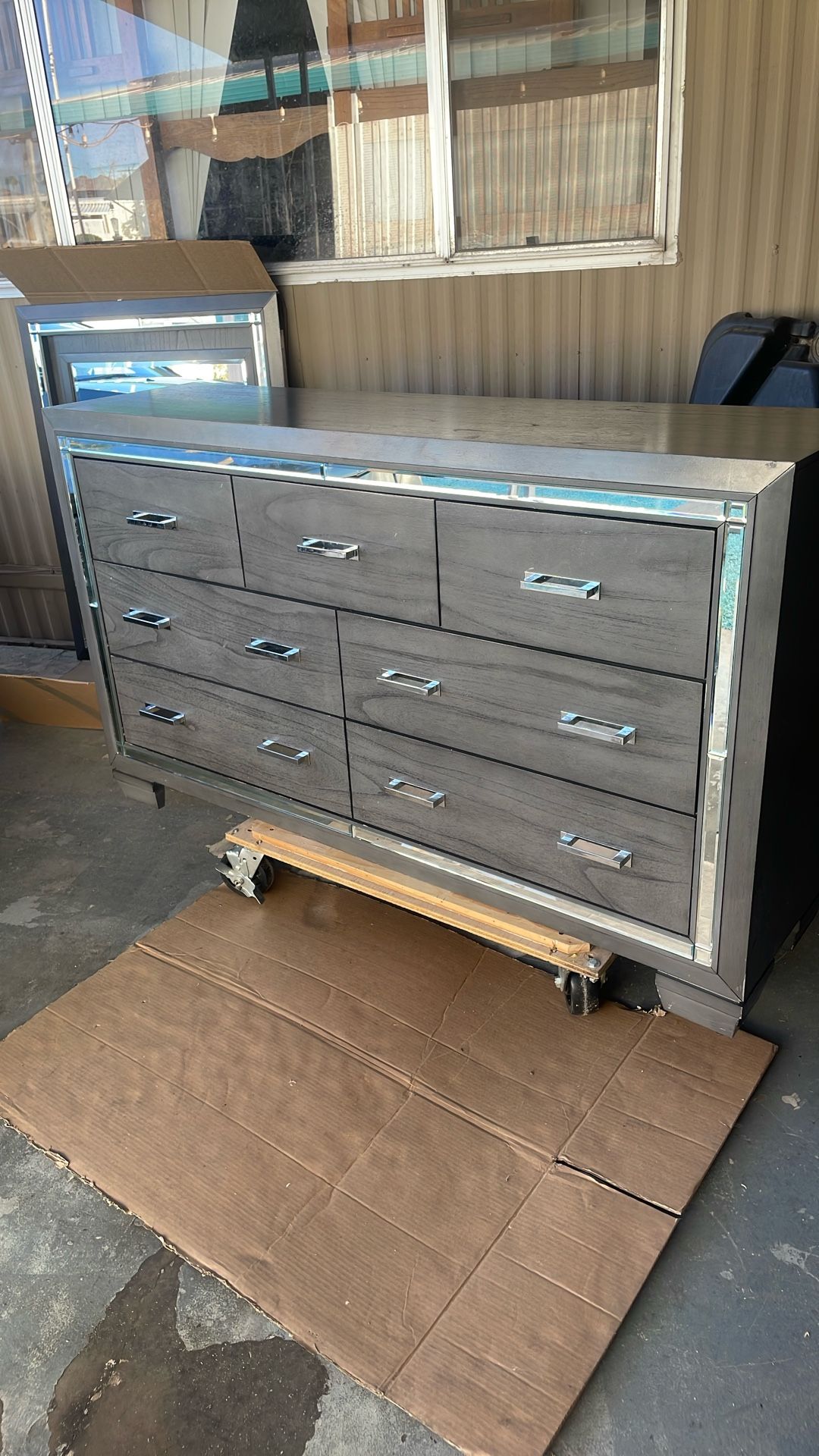 7 drawer dresser with mirror
