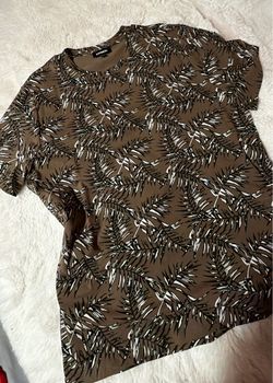 Express Leaf Print T- Shirt