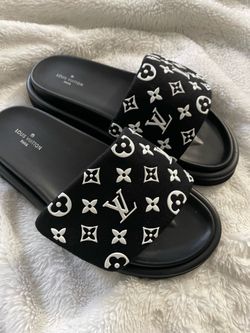 Lv sandals