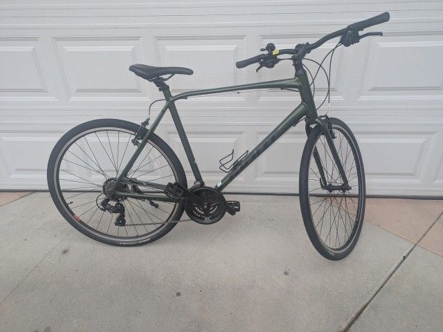 Giant Bike XL Hybrid Escape Excellent Condition
