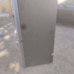 GE Refrigerator 