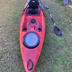 Perception Pescador 12.0 fishing kayak with paddle