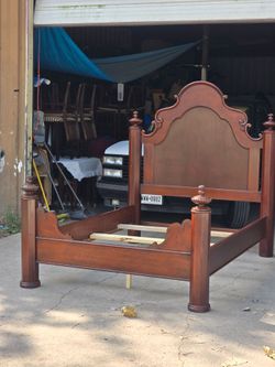 QUEEN BED FRAME