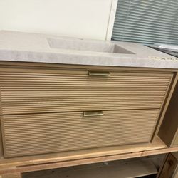 36” Floating Bathroom Vanity - New ! 