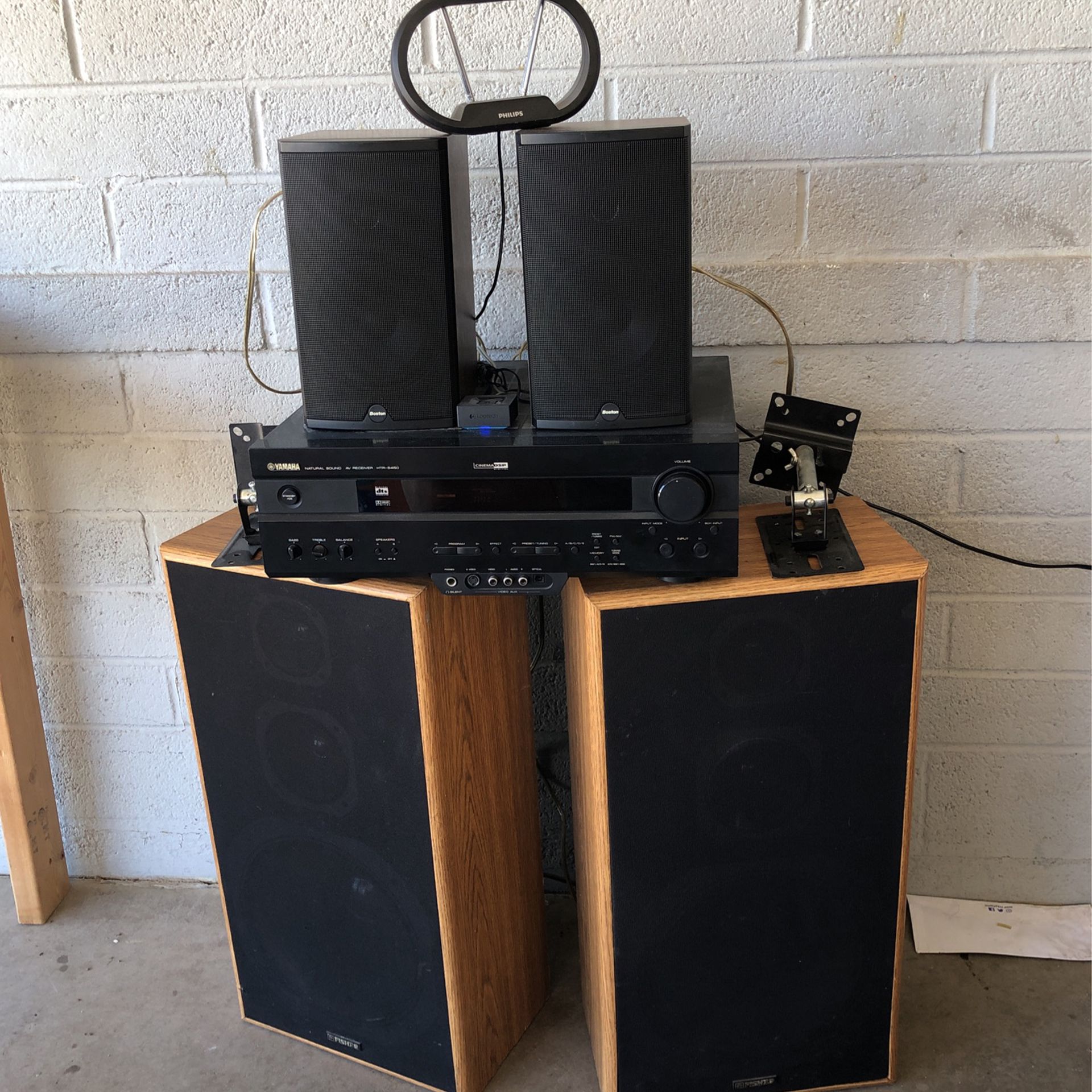 Receiver/amplifier And Speakers