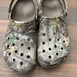 Men’s Crocs Size 10