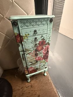 Vintage Jewelry Box